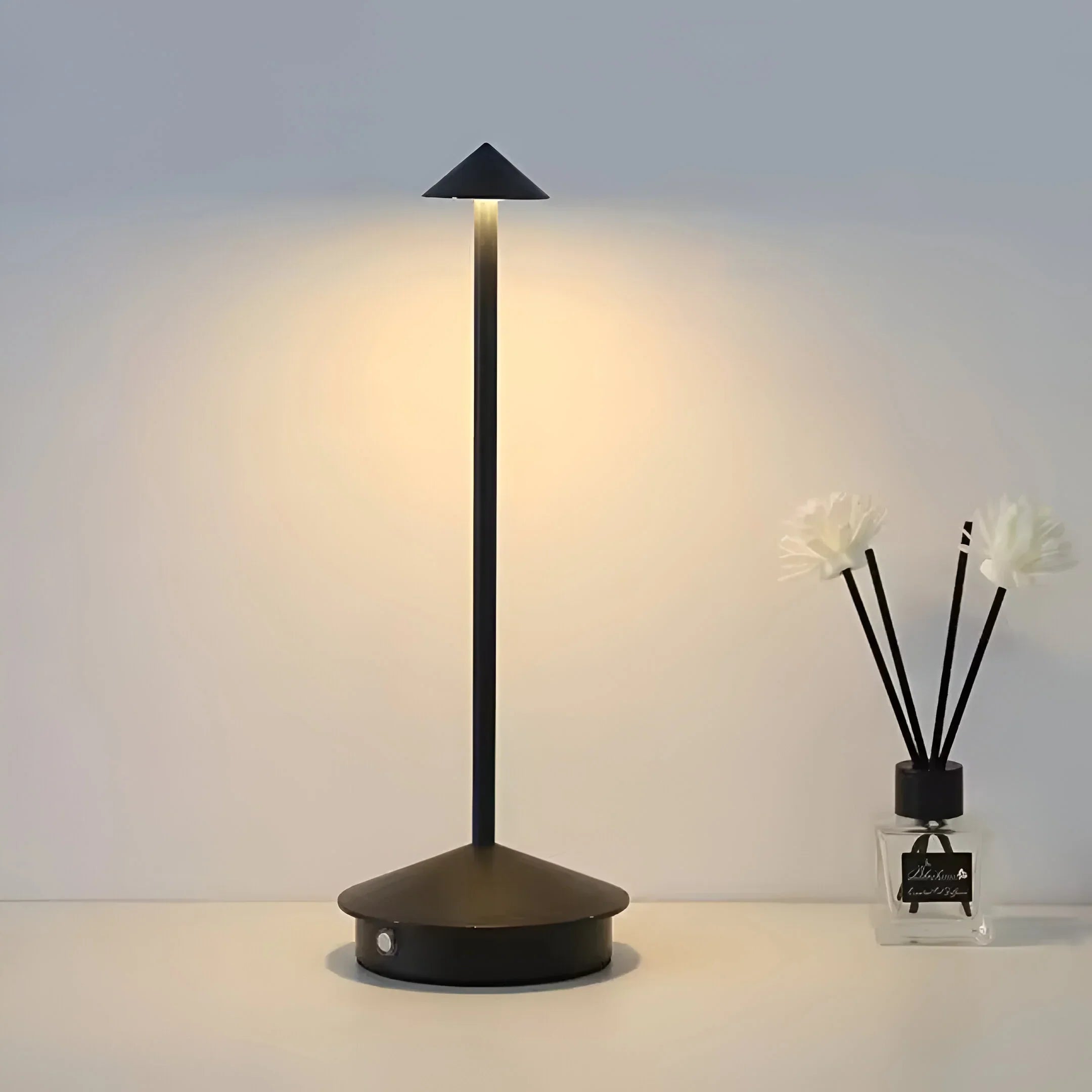 LumeaGlow – Waterproof Wireless LED Table Lamp