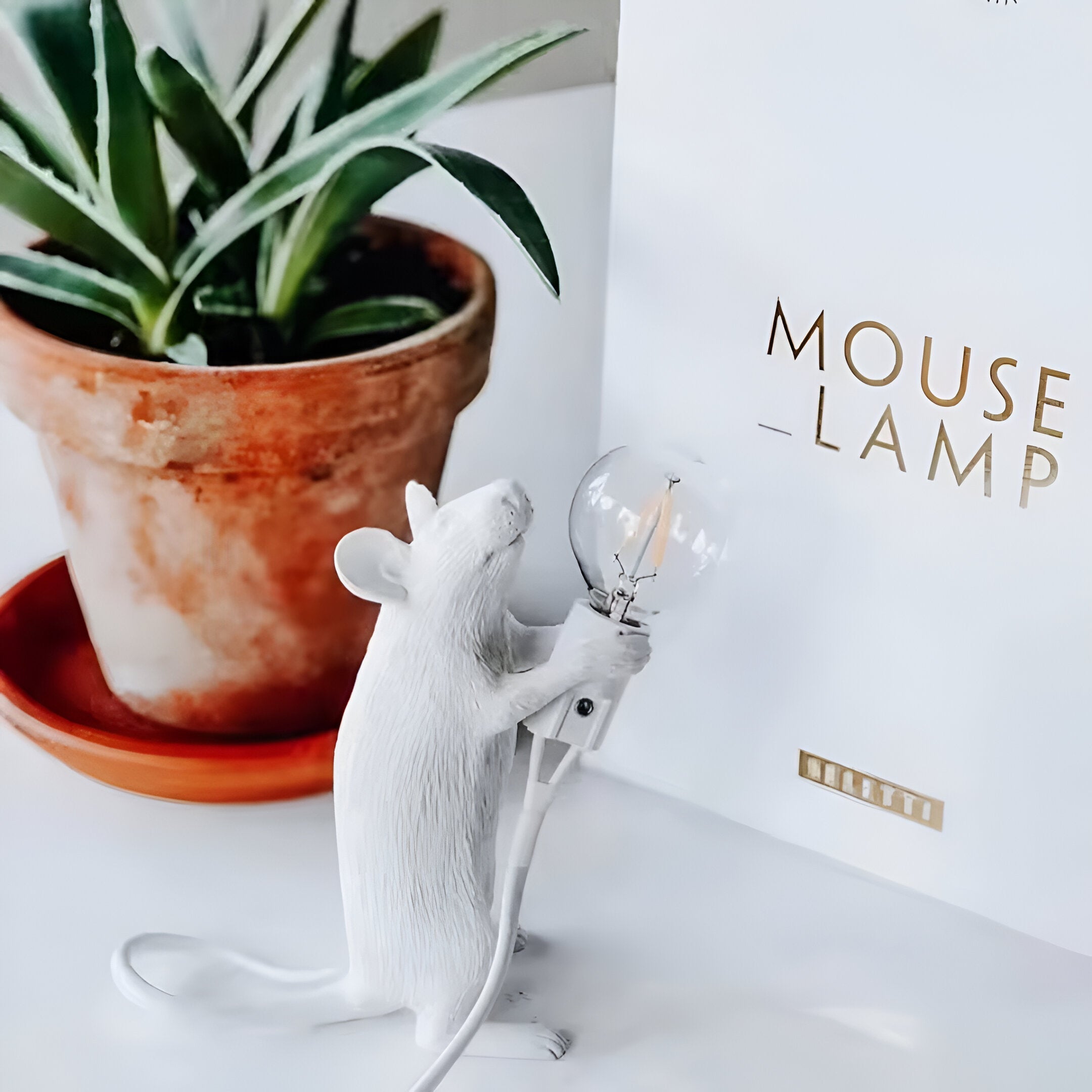 WhiskerGlow – Mouse-Shaped LED Table Lamp